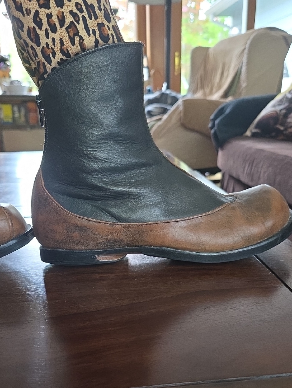 Cydwoq two tone booties - Picture 6 of 10
